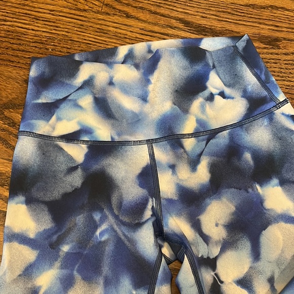 Lululemon leggings - Picture 3 of 4